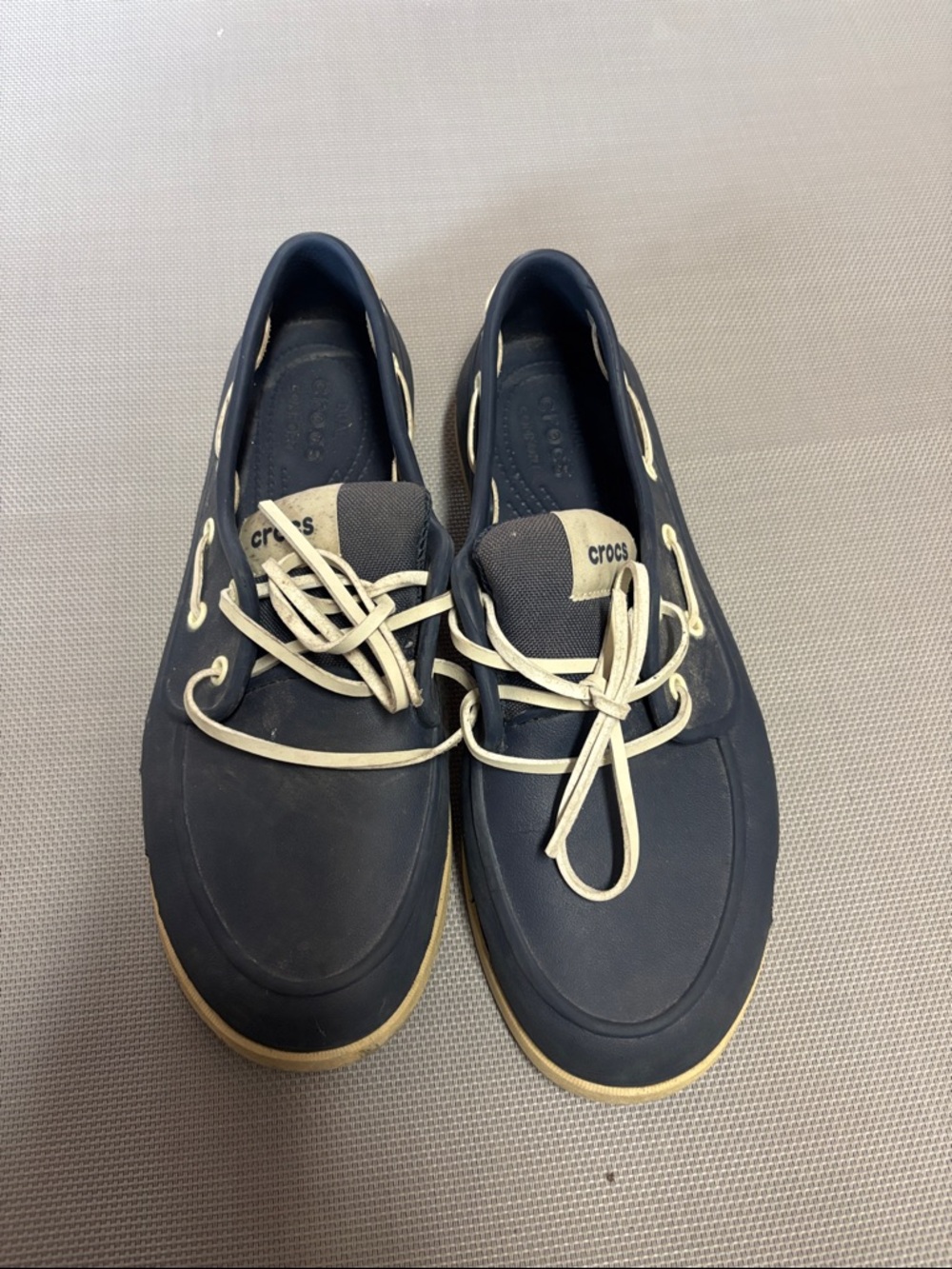CROCS Men's Navy Boat Shoes with Cream Laces sz 10